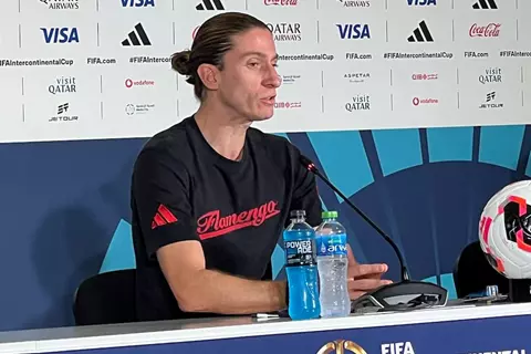 مدرب فلامنجو: بيراميدز منافس لا يُستهان به.. وعرفت الكرة المصرية بسبب صلاح